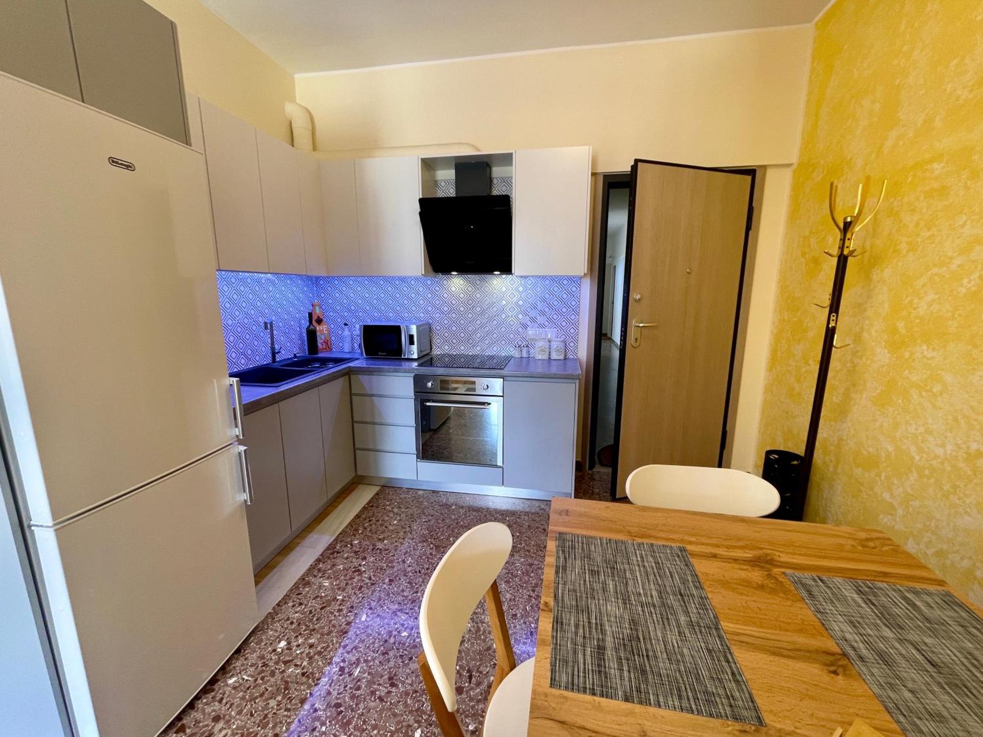 Kalamata.house - Sunny And Modern With View!