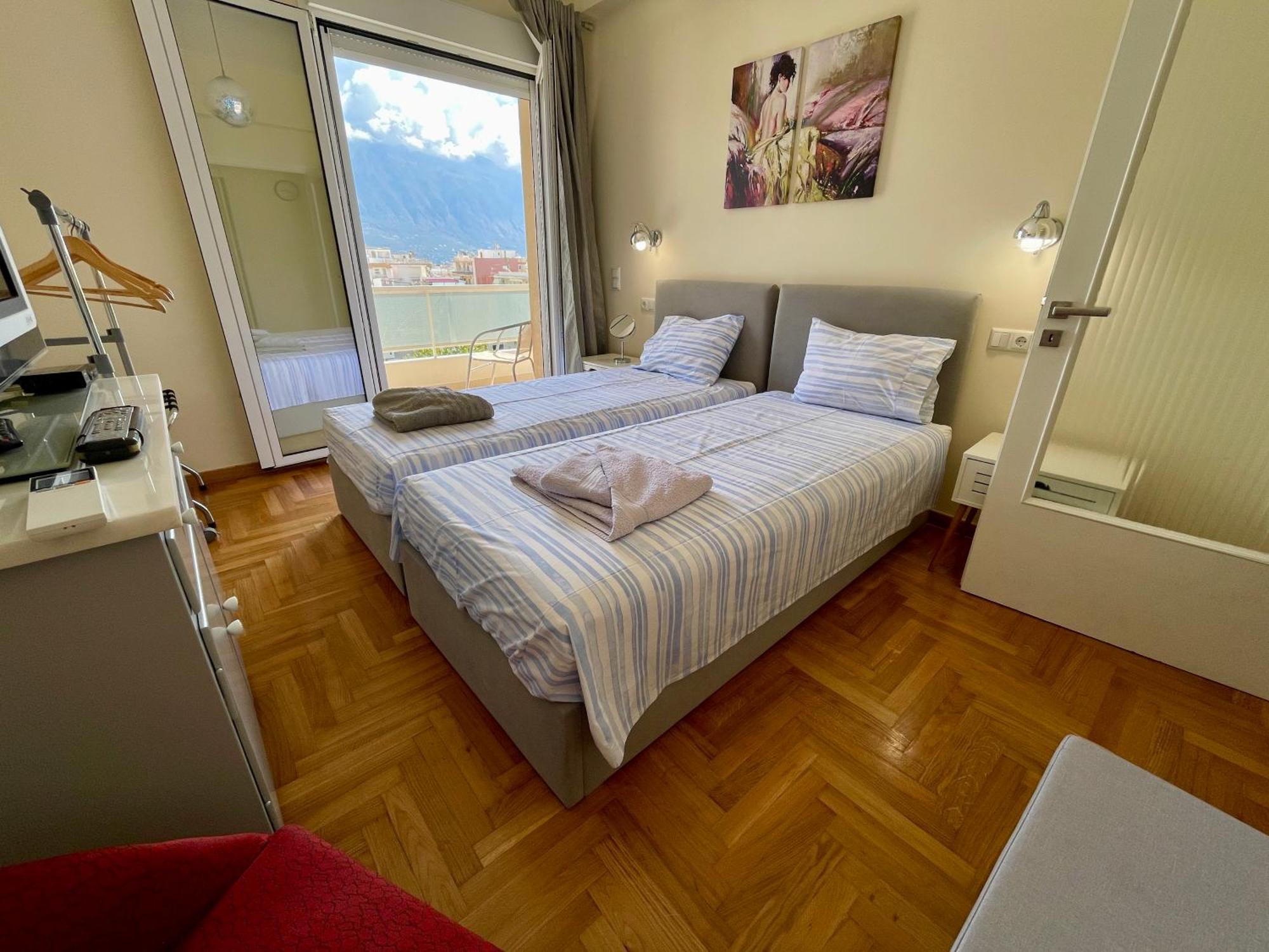 Kalamata.house - Sunny And Modern With View! Apartment *