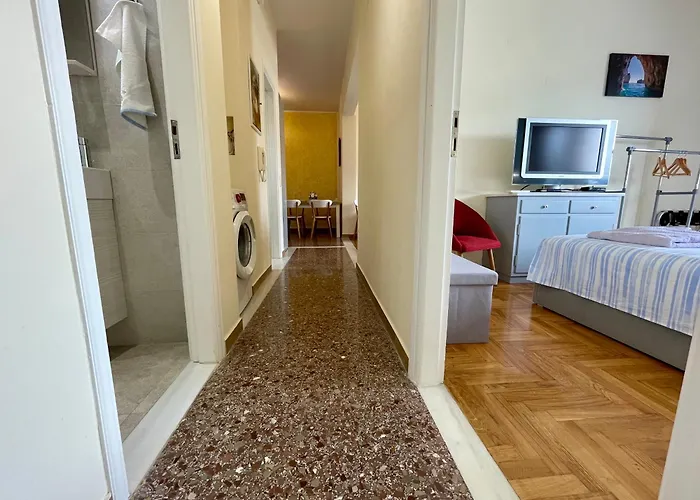 Kalamata.House - Sunny And Modern Apartment With View!